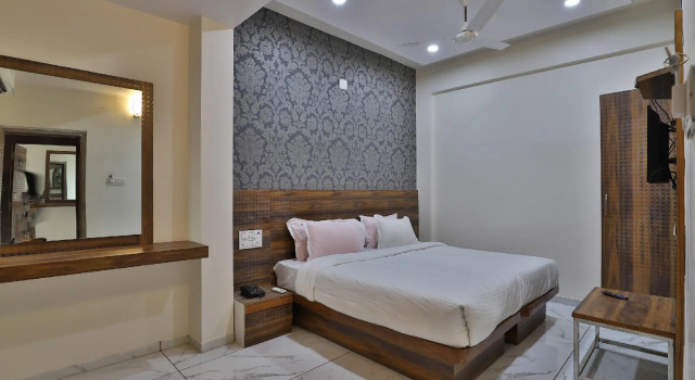 OYO 36117 Hotel Parivar, Prenota Hotel Kalol Gujarat