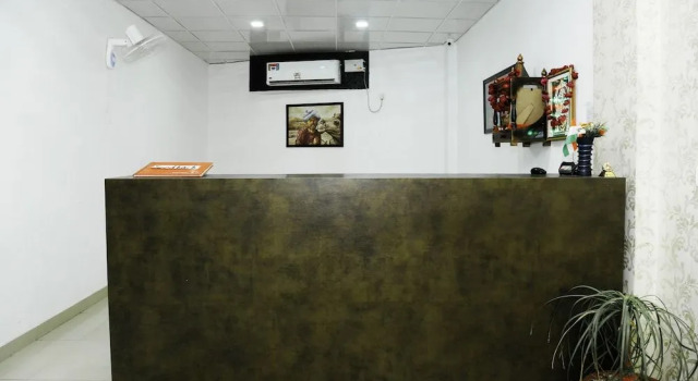 OYO 29773 CP palace, Reservar Hotel Jhansi Índia