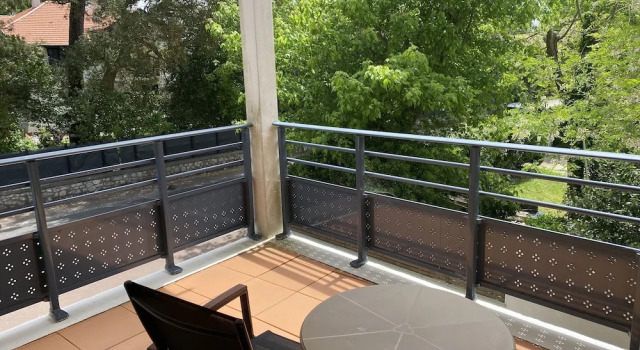 Четырёхместный номер Comfort Hotel Le Pavillon Bleu