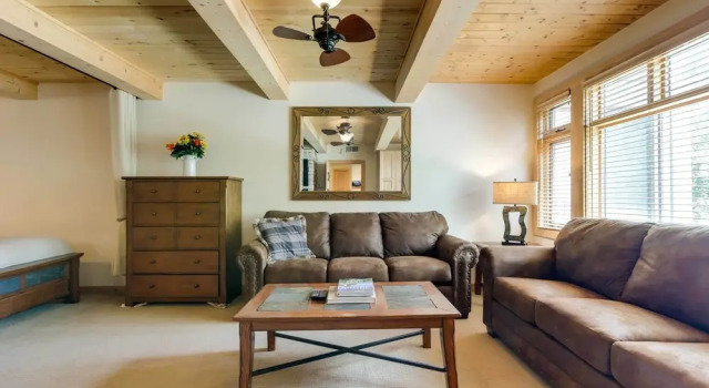 Ski-in/ski-out Studio in Aspen Snowmass Ski Resort, Забронировать Курортный отель Курортные отели Горнолыжного курорта Аспен-Сноумас, Курортный отель