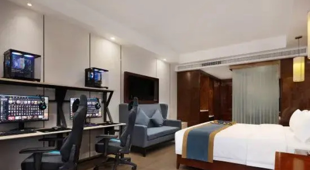 Yiqu S E-Sports Hotel (BYD Industrial Park Yunleng No.1)