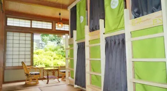 Кровать в общем номере Hostel & Spa FAN! MATSUMOTO