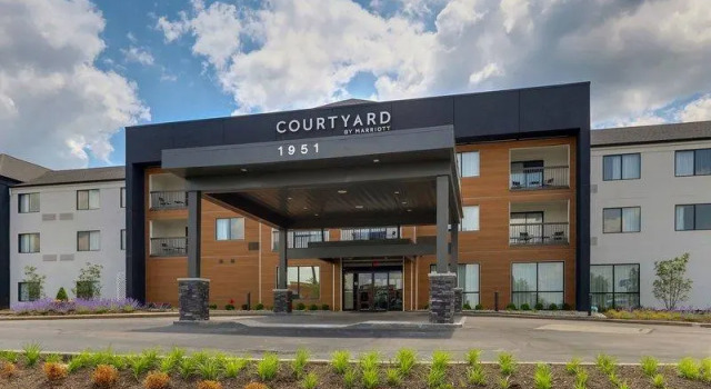 Кровать в общем номере Courtyard Lexington South/Hamburg Place