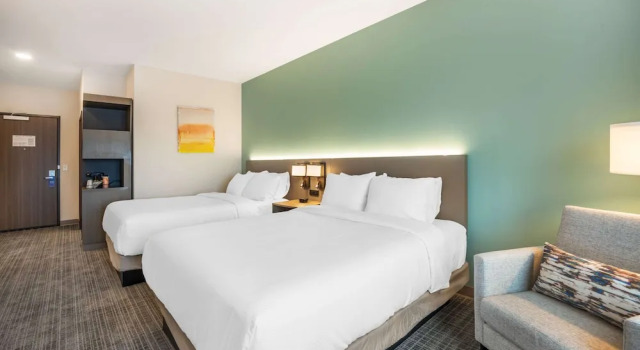 Четырёхместный номер Standard Comfort Inn & Suites Nashville Bellevue