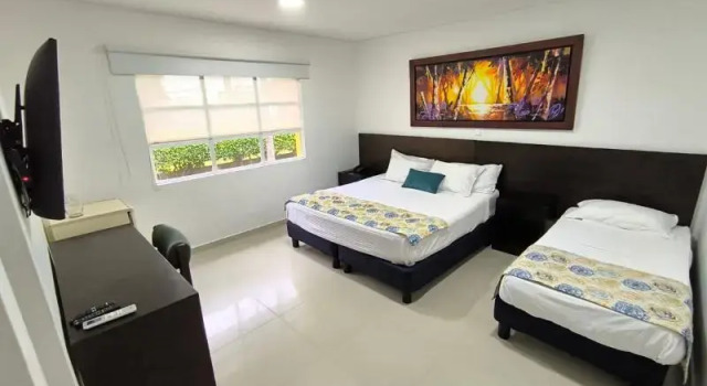 Трёхместный номер Standard с балконом San Martin Cartagena