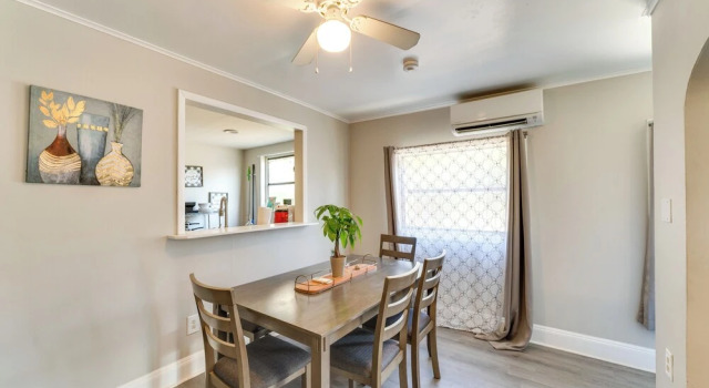 Quiet Apt: Walk to Daytona Beach + Water Park!, Забронировать Отель Отели Дейтона-Бич с парковкой, рядом с Базилика Святого Димитрия, Парковка