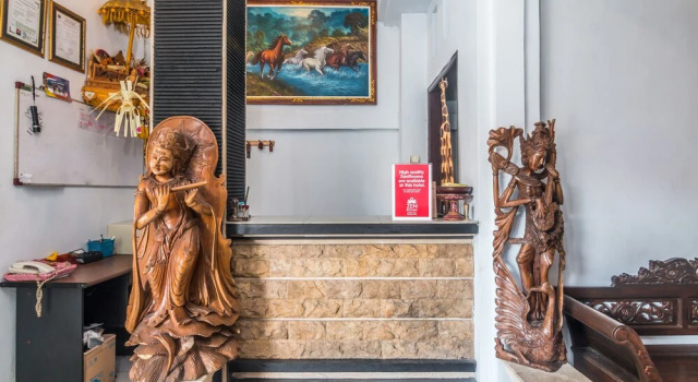ZEN Rooms Denays House, Boek Hotel Hotels in Kedonganan met parkeren, Parkeren