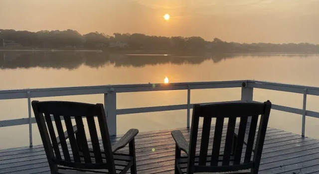 Четырёхместный номер Standard Пентхаус с балконом и с видом на залив Bayview Resort