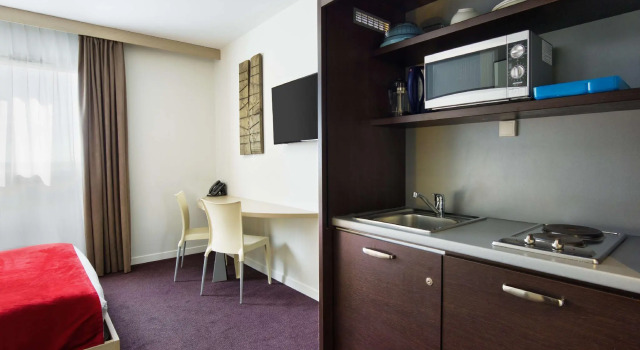 Четырёхместный семейный номер Standard Sure Hotel by Best Western Nantes Beaujoire
