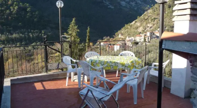 Casa Tra Gli Ulivi, Boek Hotel Olivetta San Michele 