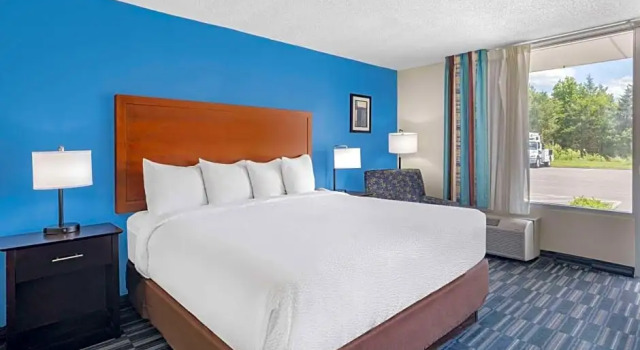 Номер Standard Days Inn and Suites by Wyndham Oxford