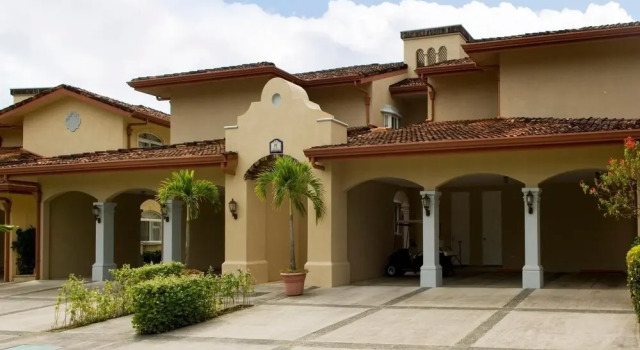 Colina 4E - 2 bdr 2 Bath, Rezervovat Hotel Hotely v Puntarenas s parkováním, Parkování