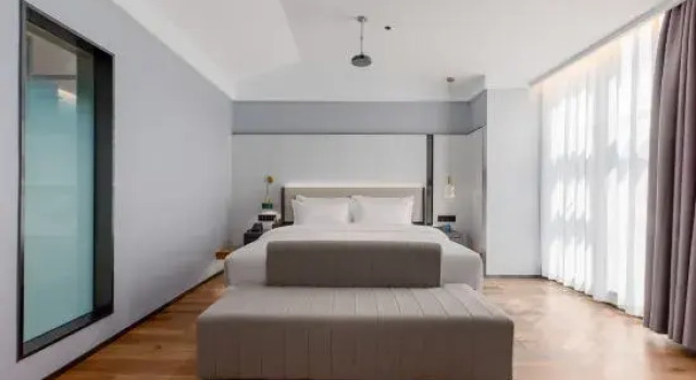 Люкс Deluxe Elong Wanguo Hotel (Jinan Railway Station K88 Famous Spring Plaza)