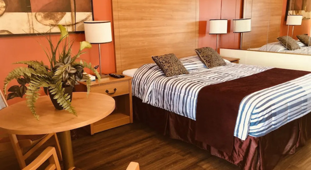 Двухместный номер Standard Martins Inn