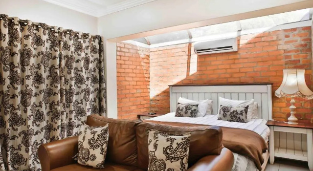 Suite Accommodation @ Van's