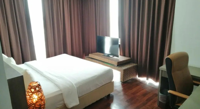 Полулюкс с видом на город Nexus Regency Suites & Hotel