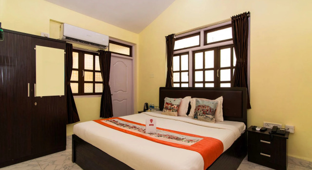 OYO 10011 Hotel Goa Blossom, Book Hotel Hotels in Goa with a Pool, Swimming Pool