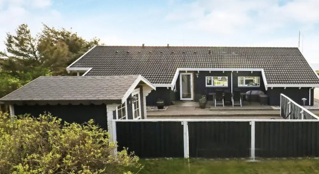 Коттедж 10 Person Holiday Home in Lokken-by Traum