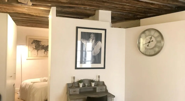 Apartment with One Bedroom in Paris, with Wifi, Забронировать Апартаменты/квартира Париж Иль-де-Франс, рядом с Вокзал Сен-Лазар