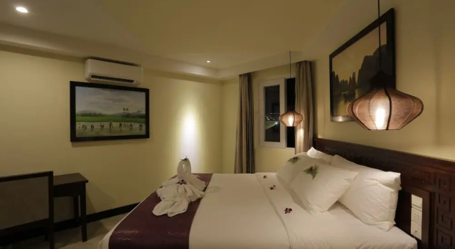 Двухместный номер Deluxe с красивым видом из окна River Suites Hoi An