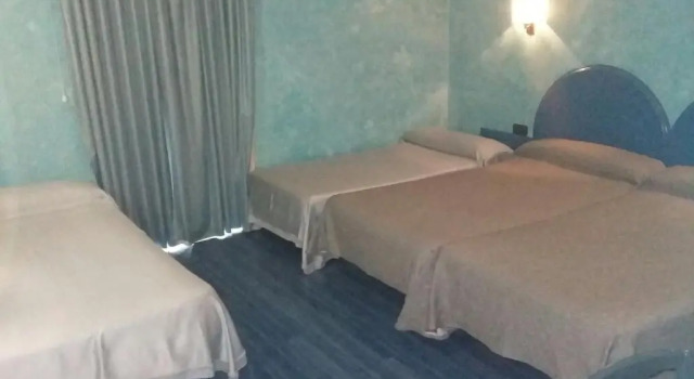 Четырёхместный номер Standard с балконом Hotel VillaPaloma