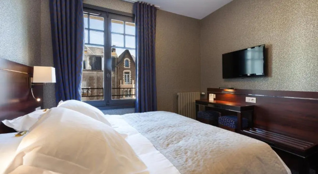 Двухместный номер Standard с видом на город Ambassadeurs Logis Hotel