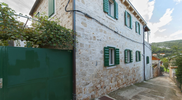 Apartments Brane, Prenota Appartamento Postira 