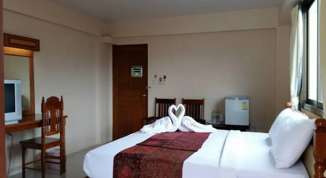 Двухместный номер Deluxe с балконом ทรัพย์มุกดา แกรนด์ โฮเทล Submukda Grand Hotel