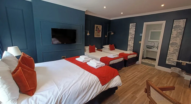 Четырёхместный семейный номер Standard Rooms on The Prom