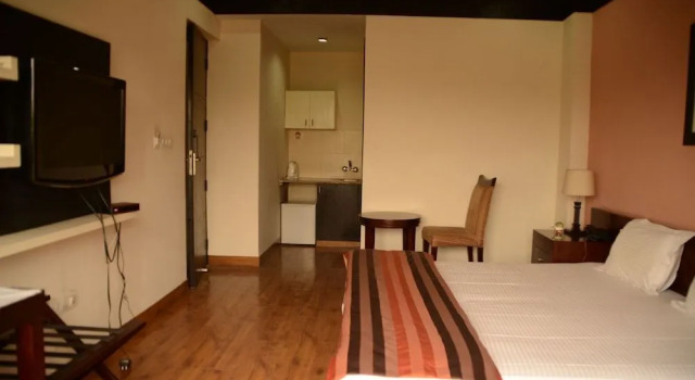 Treehouse Neo Residency