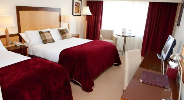 Семейный номер Standard Headfort Arms Hotel
