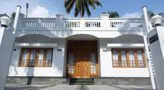 Lighthouse Villa, Rezerwuj Willa Hotele w Vypin Island z parkingiem, Parking