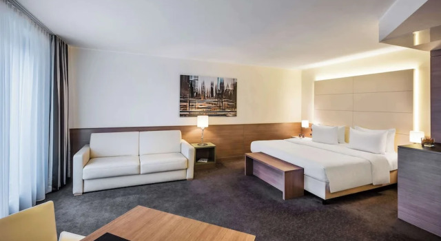 Двухместный полулюкс Lindner Hotel Dusseldorf Airport, part of JdV by Hyatt