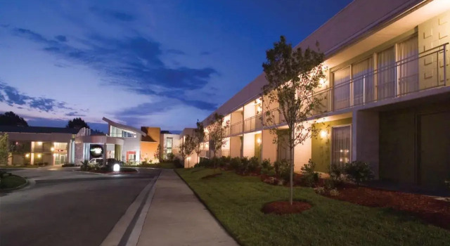 Ramada Springfield Inn And Conference Center