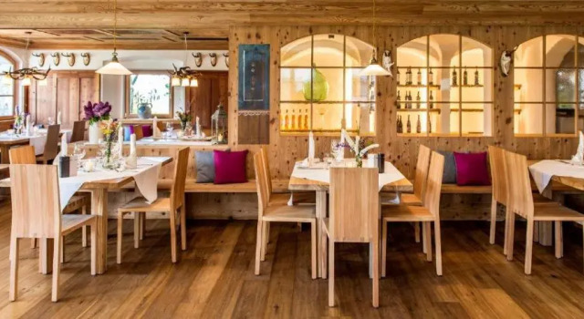 Семейный люкс с балконом Ansitz Velseck-Residence Hotel