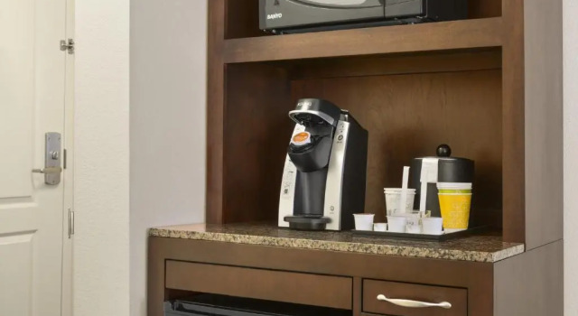 Четырёхместный номер Premium Hilton Garden Inn Charlotte/Mooresville