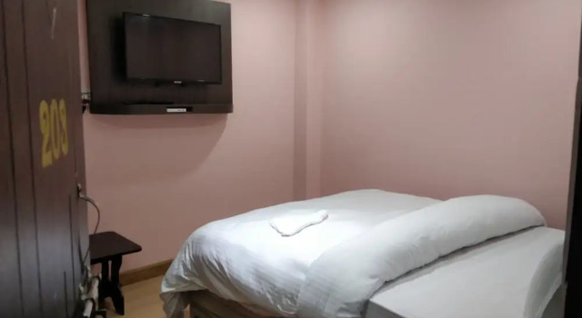 Номер Economy Hotel Samrajya Pvt. Ltd