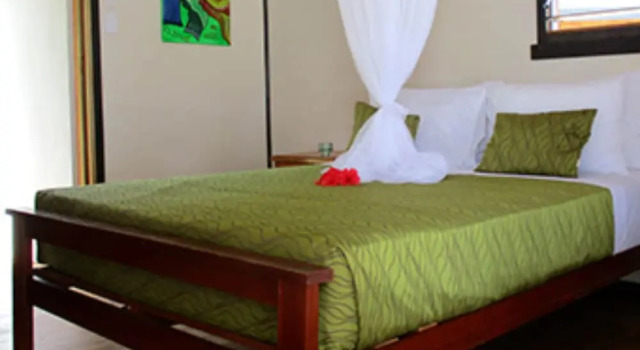 Двухместное бунгало рядом с пляжем Maqai Beach Eco Resort