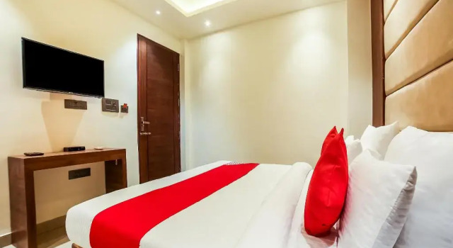 Status Home Stay by OYO Roos