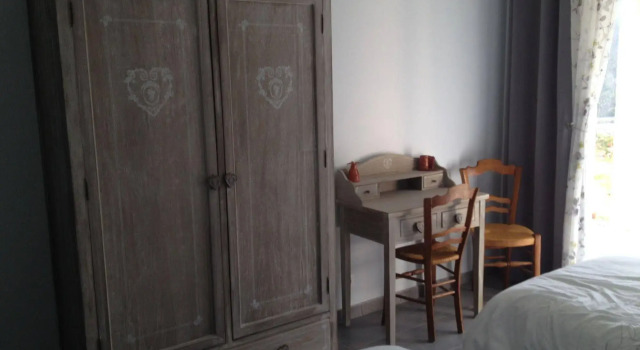 Le Mas de Servant Chambres d'Hotes, Забронировать Гостевой дом Отели Vercors с парковкой, Парковка