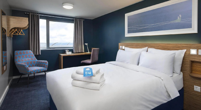 Travelodge Liverpool Central The Strand, Забронировать Отель Ливерпуль Мерсисайд, рядом с Церковь Божьей Матери и Св. Николая