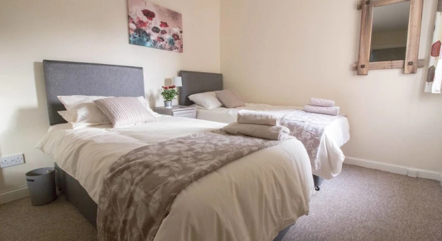 Beautiful and Spacious 2 Bedroom Apartment, Prenota Appartamento Murrayfield 