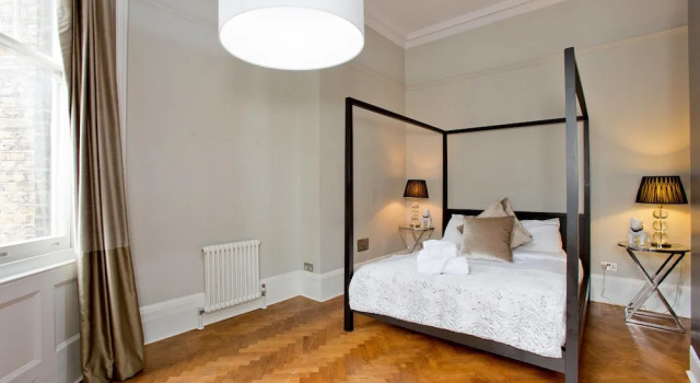 Stunning 2 bed and bath in Kensington