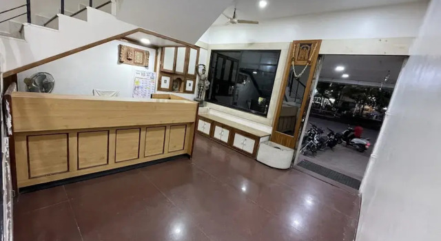 Hotel Rajdhani, Забронировать Отель Отели штата Махараштры 3 звезды, 3*