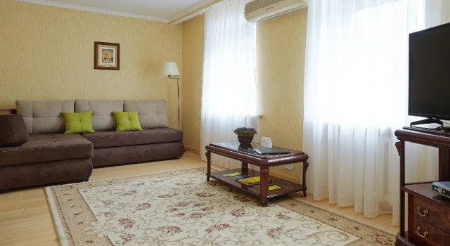 Hotel Nadezhda, Book Hotel Hoteller i Dnipropetrovsk Region med pool, Swimmingpool