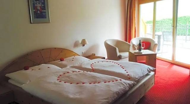 Wellnesshotel Liun B&B, Book Bed and Breakfast Mustair Val Mustair