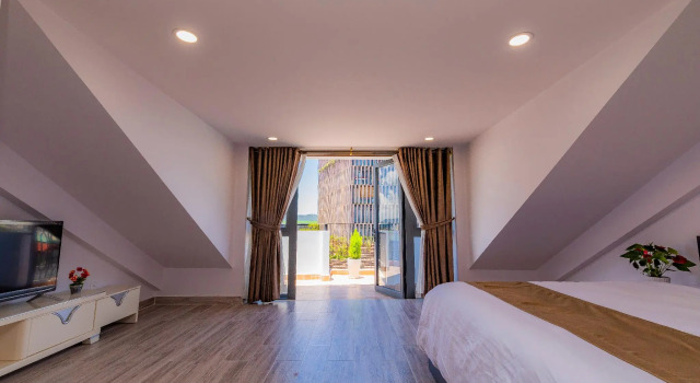Номер Deluxe Khanh Uyen 3 Hotel