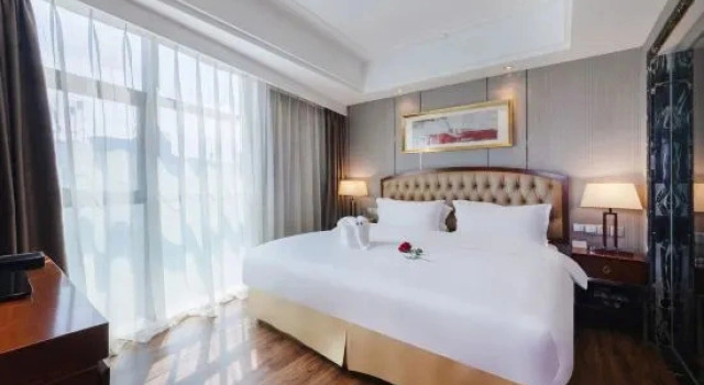 Двухместный люкс Deluxe Rezen Kingtown Hotel (Chongqing Liangping)