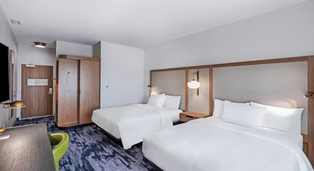 Четырёхместный номер Standard Fairfield by Marriott Inn & Suites Aberdeen, SD