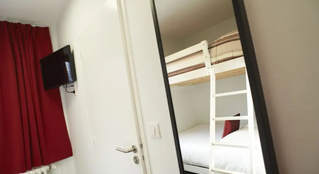 Четырёхместный семейный номер Standard Logis Hotel Chateaubriand